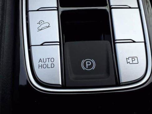 Certified 2025 Hyundai Tucson SE image 11