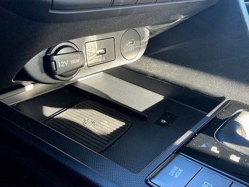 Certified 2025 Hyundai Elantra Sport image 32