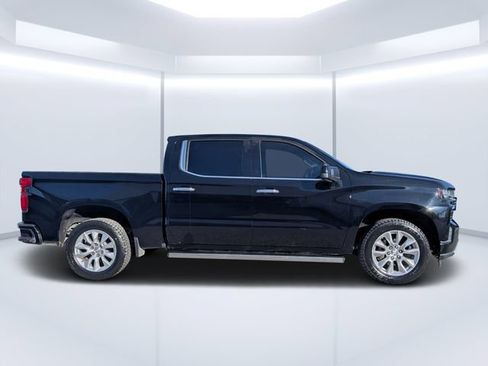 Used 2019 Chevrolet Silverado 1500 High Country w/ Technology Package AWD/4WD image 2
