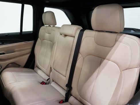 Certified 2024 Jeep Grand Cherokee Limited w/ Luxury Tech Group II image 16