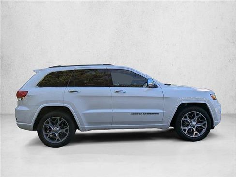 Used 2021 Jeep Grand Cherokee Overland RWD image 4