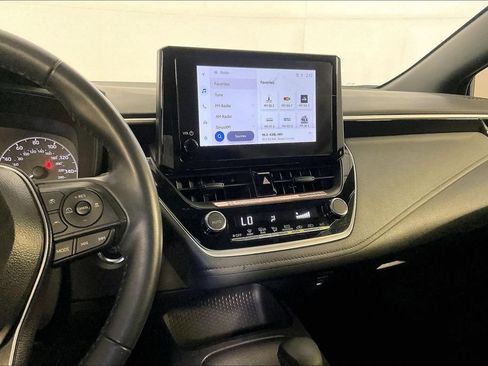 Used 2025 Toyota Corolla SE w/ Convenience Package FWD image 9