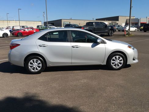 Used 2017 Toyota Corolla L FWD image 7