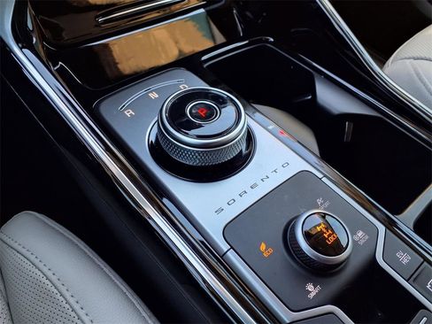 Certified 2024 Kia Sorento SX Prestige image 17