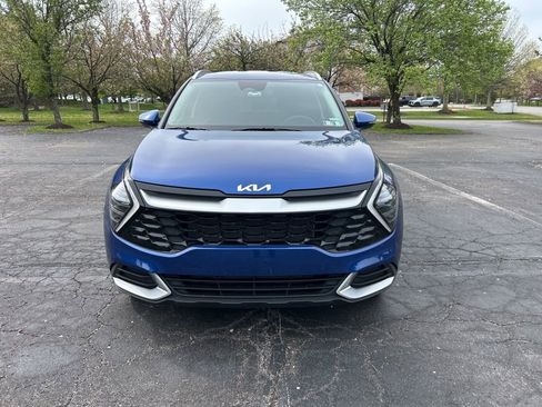 Used 2025 Kia Sportage EX image 2