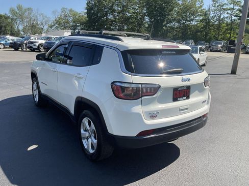Used 2019 Jeep Compass Latitude w/ Popular Equipment Group AWD/4WD image 3