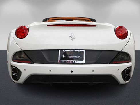 Certified 2012 Ferrari California image 4
