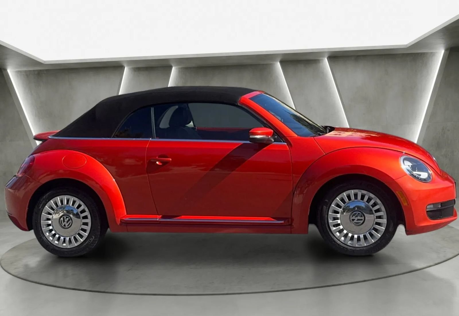 Used 2016 Volkswagen Beetle 1.8T SEL FWD image 4