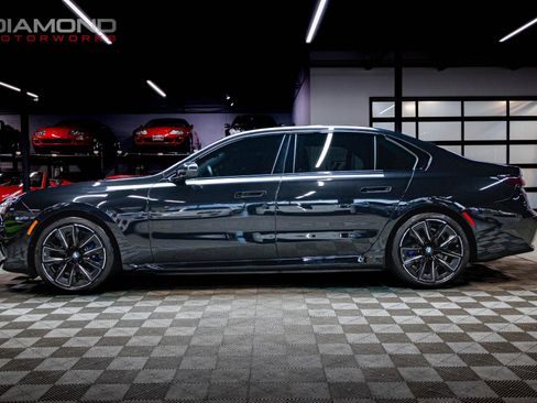 Used 2023 BMW i7 xDrive60 image 13