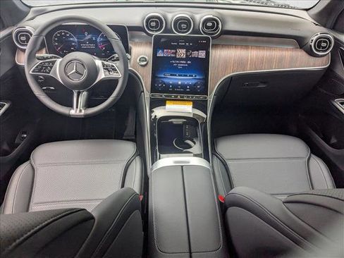 New 2026 Mercedes-Benz GLC 300 image 13