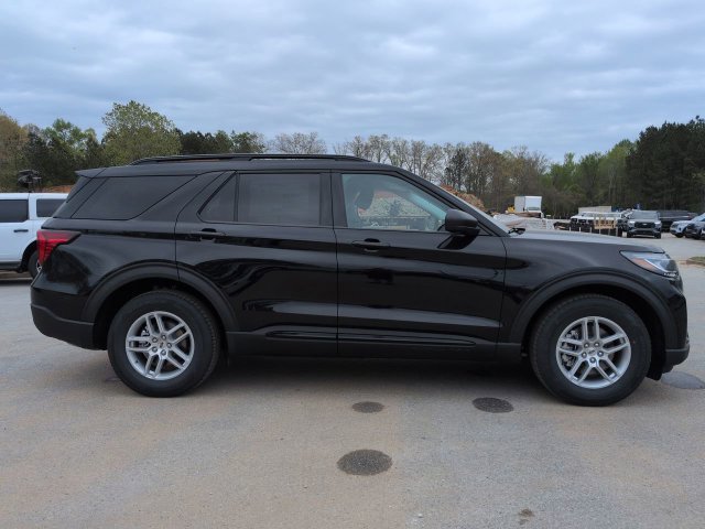 New 2026 Ford Explorer Active RWD image 3