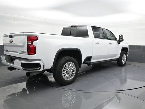 Used 2023 Chevrolet Silverado 2500 High Country w/ Z71 Off-Road Package AWD/4WD image 5