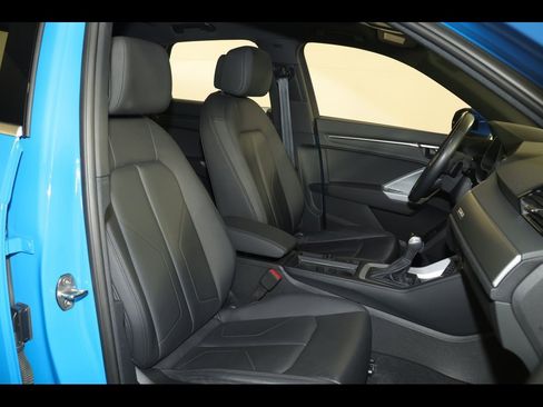 Used 2023 Audi Q3 2.0T Premium image 29