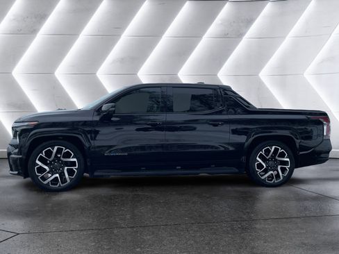 Used 2024 Chevrolet Silverado EV RST image 3