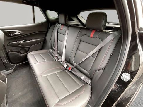 Used 2024 Chevrolet Trax RS w/ Sunroof Package image 16