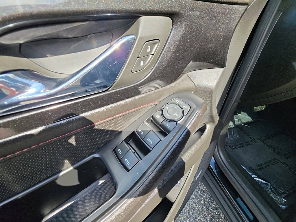 Used 2024 Chevrolet Traverse RS AWD/4WD image 43