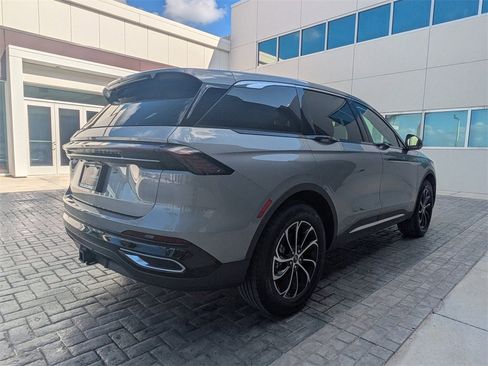 Certified 2025 Lincoln Nautilus Premier image 4