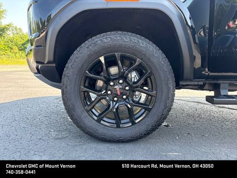 New 2026 GMC Canyon Denali w/ LPO, Denali Black Edition AWD/4WD image 35