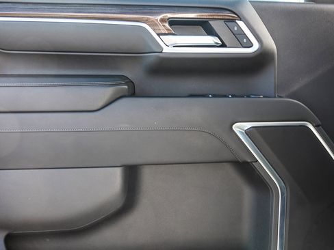 Used 2024 Chevrolet Silverado 2500 LT image 10