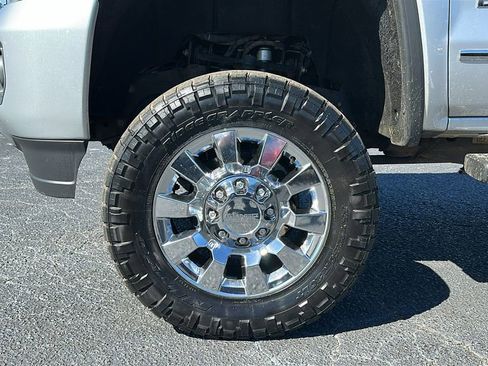 Used 2018 GMC Sierra 2500 Denali w/ Duramax Plus Package image 12