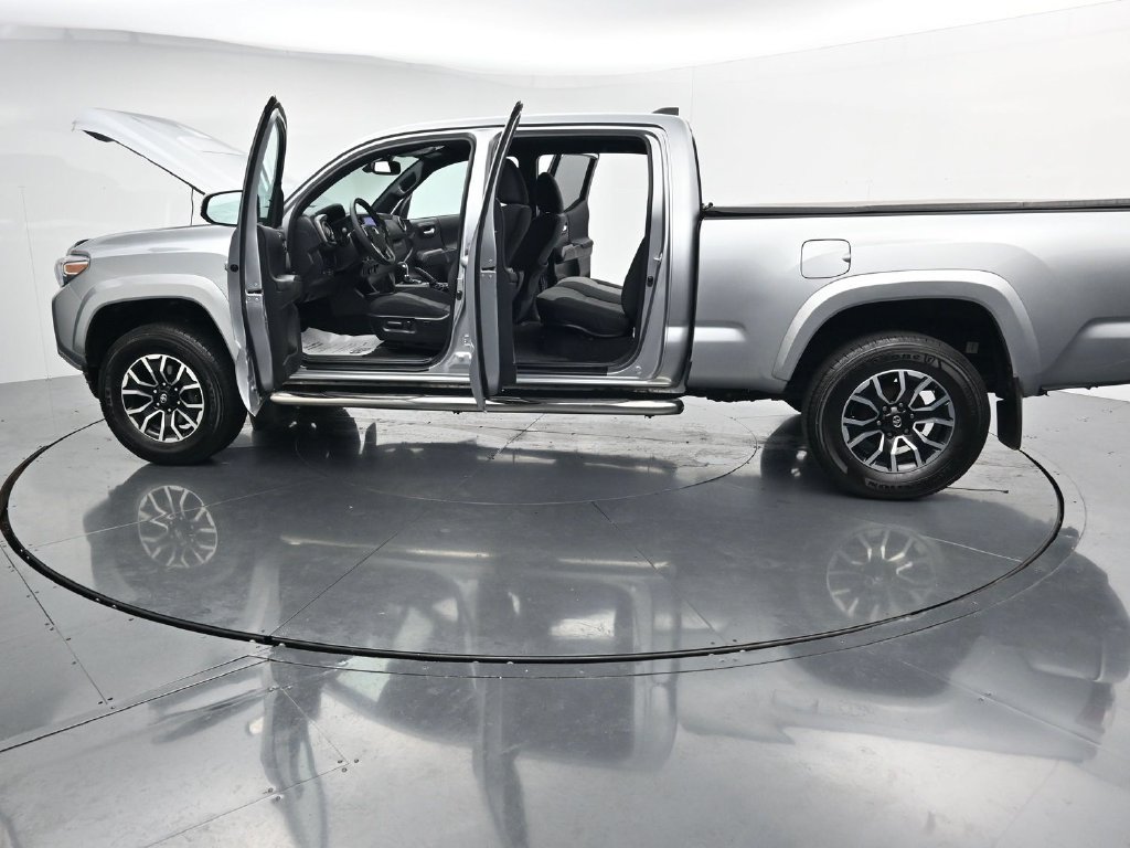 Used 2022 Toyota Tacoma TRD Sport AWD/4WD image 42