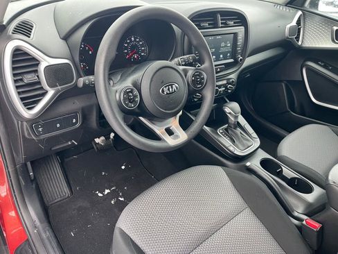Used 2021 Kia Soul LX image 5