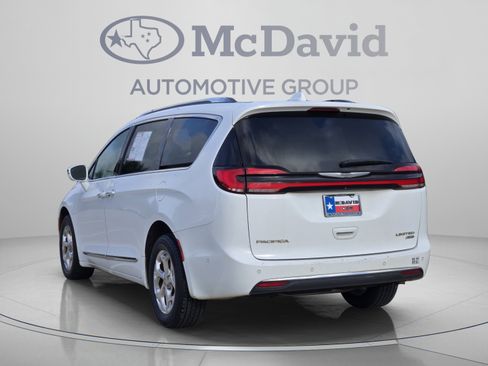 Used 2021 Chrysler Pacifica Limited w/ Premium & Safety Sphere Group AWD/4WD image 4