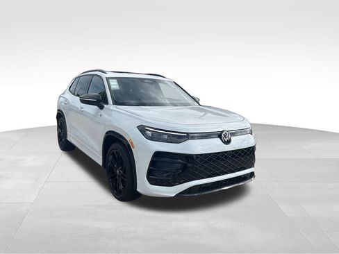 New 2026 Volkswagen Tiguan SE R-Line image 7