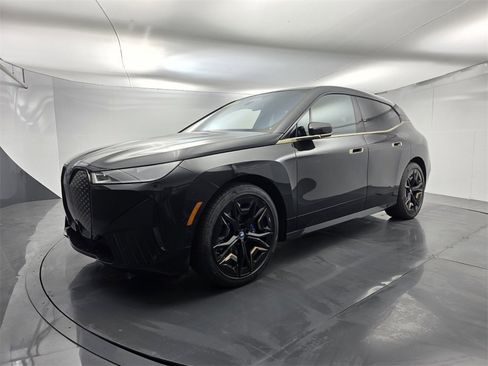 Certified 2023 BMW iX M60 image 8