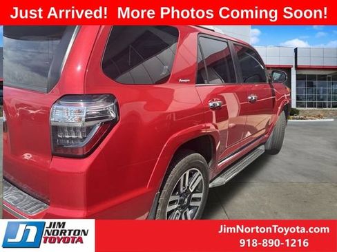 Used 2016 Toyota 4Runner Limited AWD/4WD image 4