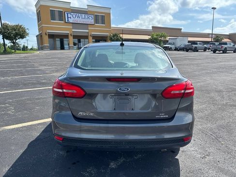 Used 2016 Ford Focus SE FWD image 6