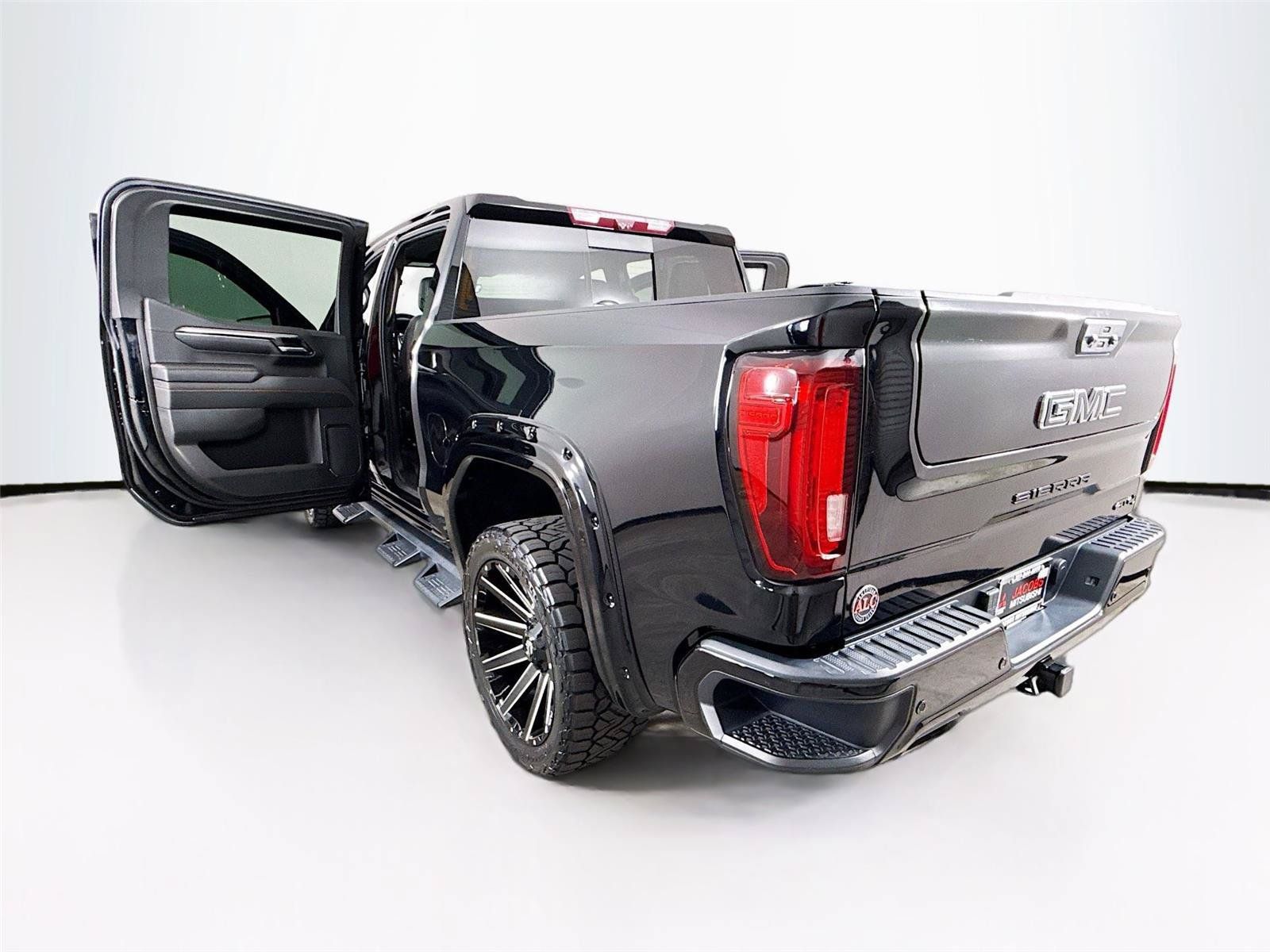 Used 2023 GMC Sierra 1500 AT4 w/ AT4 Premium Package AWD/4WD image 43