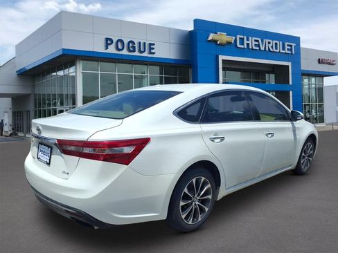Used 2016 Toyota Avalon XLE Plus FWD image 2