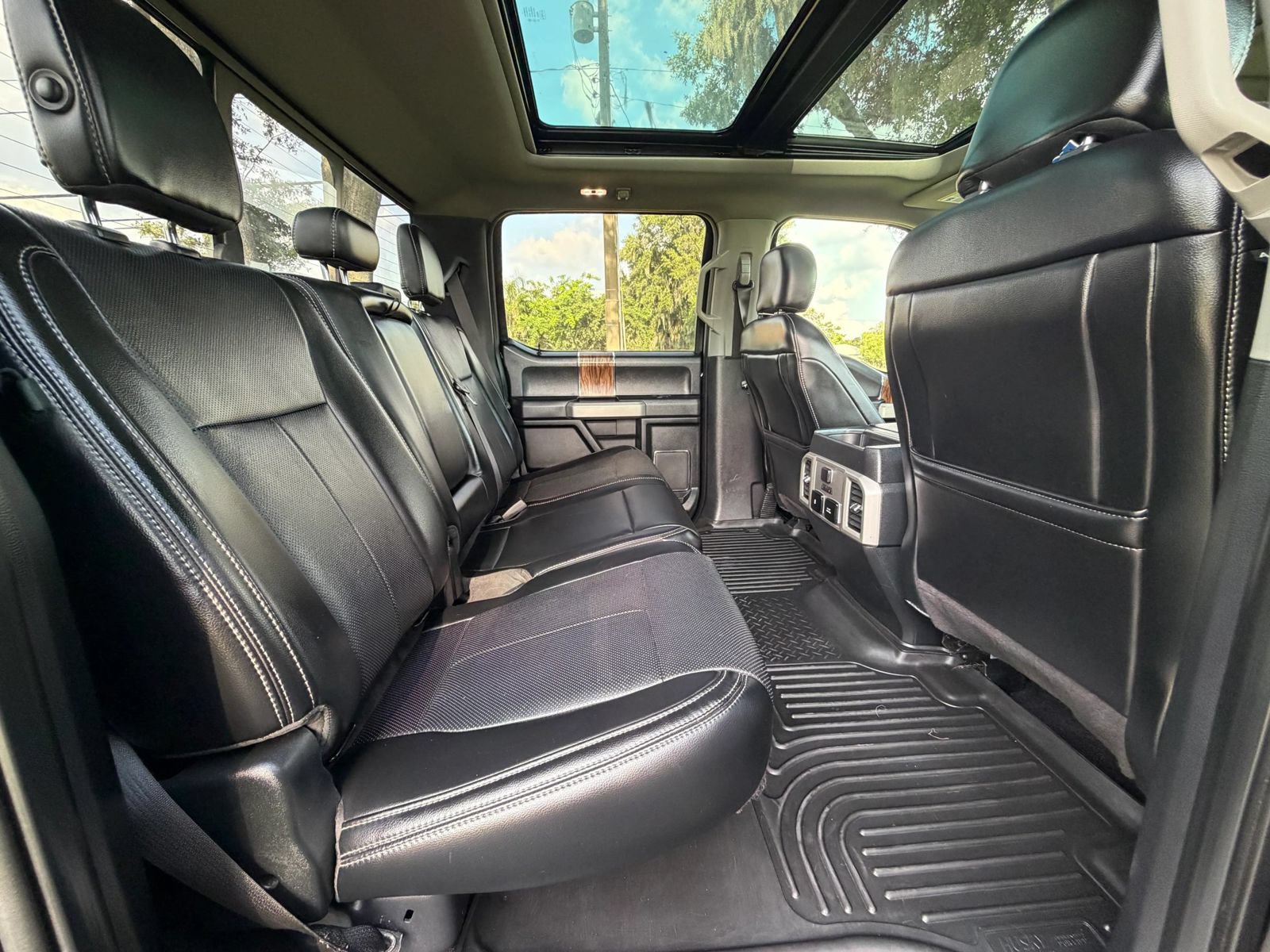 Used 2018 Ford F150 Lariat w/ Equipment Group 502A Luxury AWD/4WD image 17