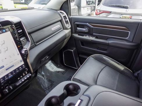 Used 2024 RAM 2500 Laramie AWD/4WD image 19