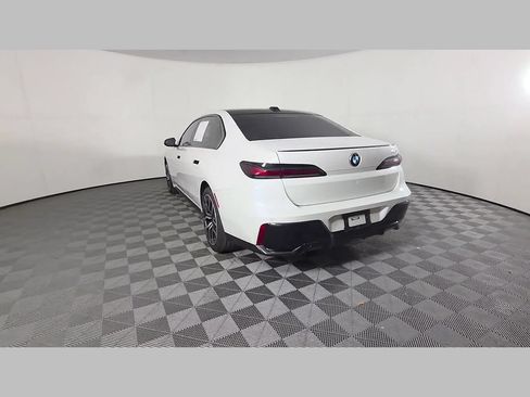 Used 2023 BMW 740i w/ Parking Assistance Package RWD image 43