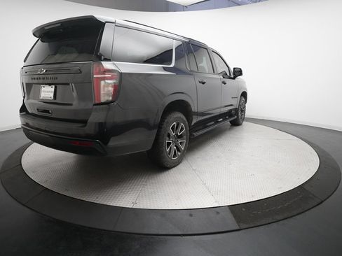 Used 2023 Chevrolet Suburban Z71 w/ Luxury Package AWD/4WD image 35
