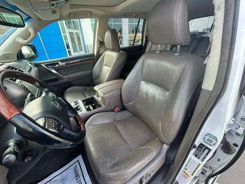 Used 2015 Lexus GX 460 w/ Premium Package AWD/4WD image 10