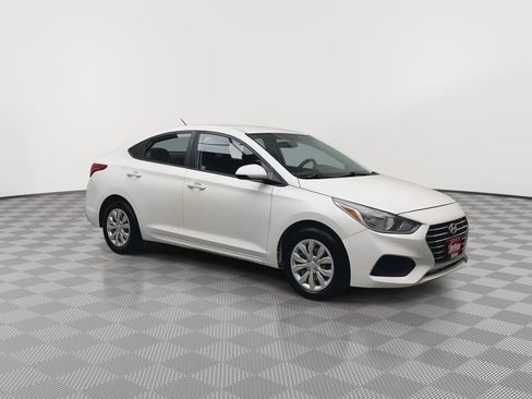 Used 2020 Hyundai Accent SE FWD image 24