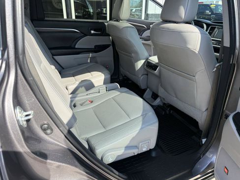 Used 2016 Toyota Highlander Limited AWD/4WD image 20
