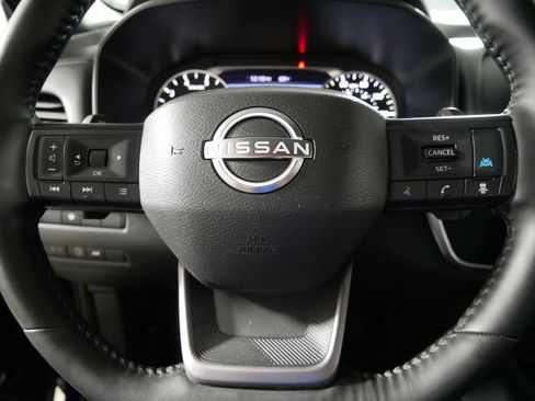 Used 2025 Nissan Rogue SV AWD/4WD image 25