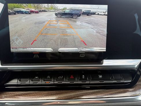 Used 2023 GMC Sierra 1500 Elevation AWD/4WD image 13