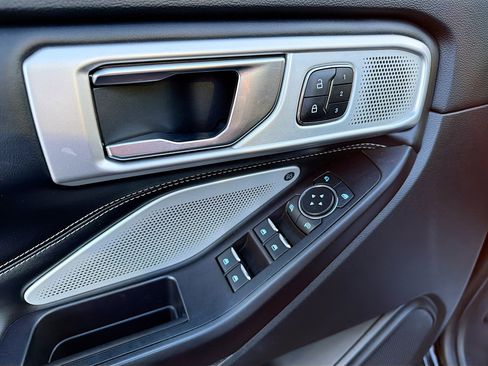 Used 2020 Ford Explorer ST w/ ST High-Performance Pack image 7