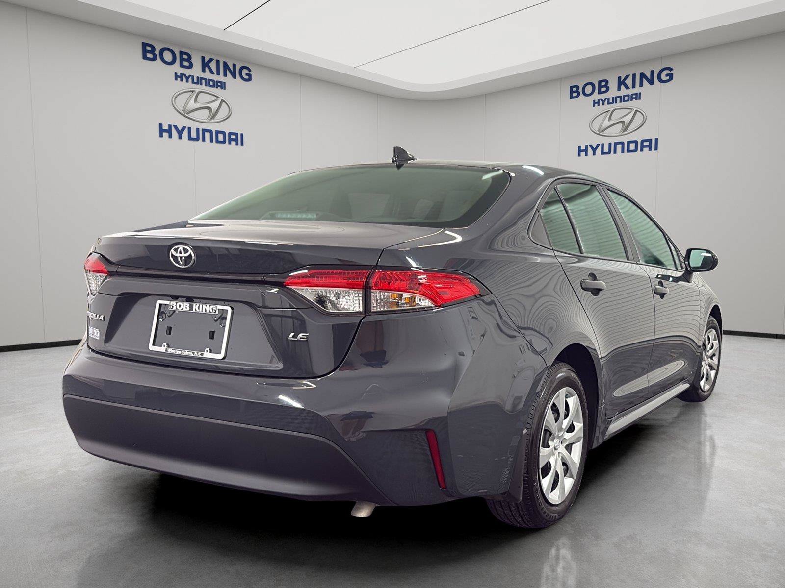 Used 2026 Toyota Corolla LE FWD image 5