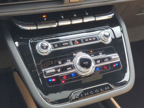 Used 2022 Lincoln Corsair Reserve w/ Equipment Group 201A image 18