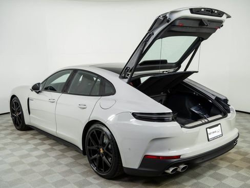 New 2026 Porsche Panamera 4 E-Hybrid image 33