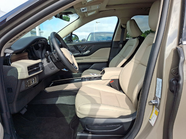 New 2025 Lincoln Corsair Grand Touring w/ Equipment Group 301A AWD/4WD image 6