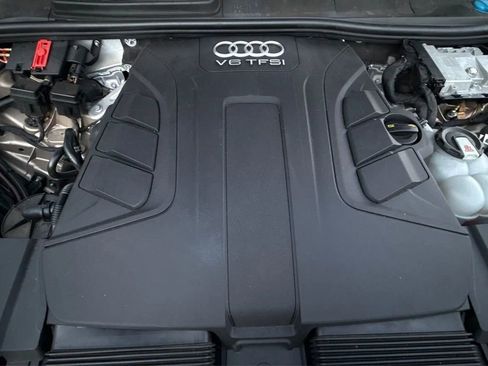 Used 2019 Audi Q7 3.0T Premium w/ Cold Weather Package AWD/4WD image 9