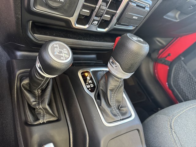 Certified 2025 Jeep Wrangler Unlimited Sahara w/ Safety Group AWD/4WD image 34