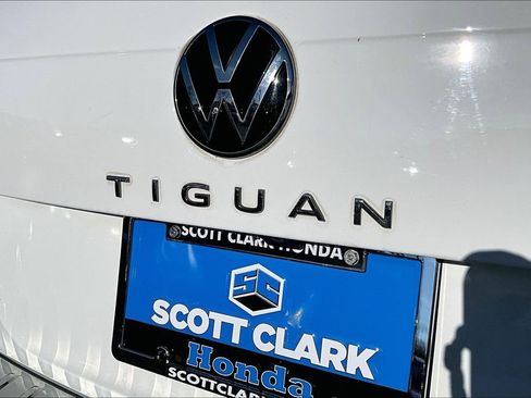 Used 2022 Volkswagen Tiguan SE image 22